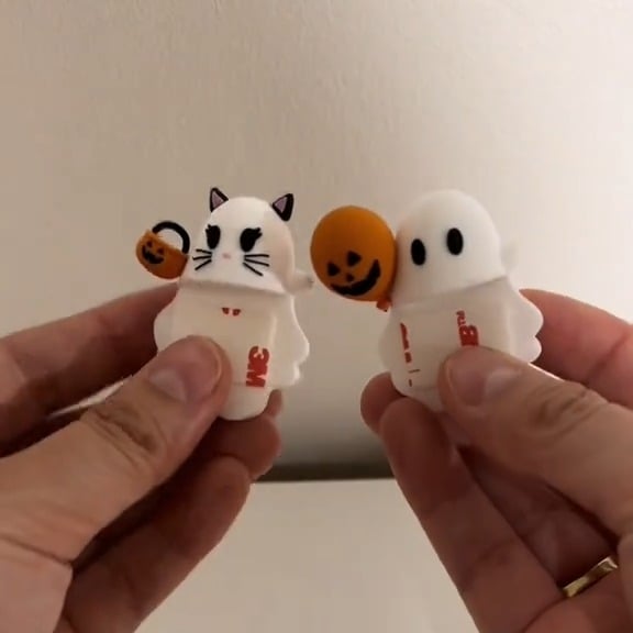 π»π± Ghostees Mystery Phone Buddy - Blind Box