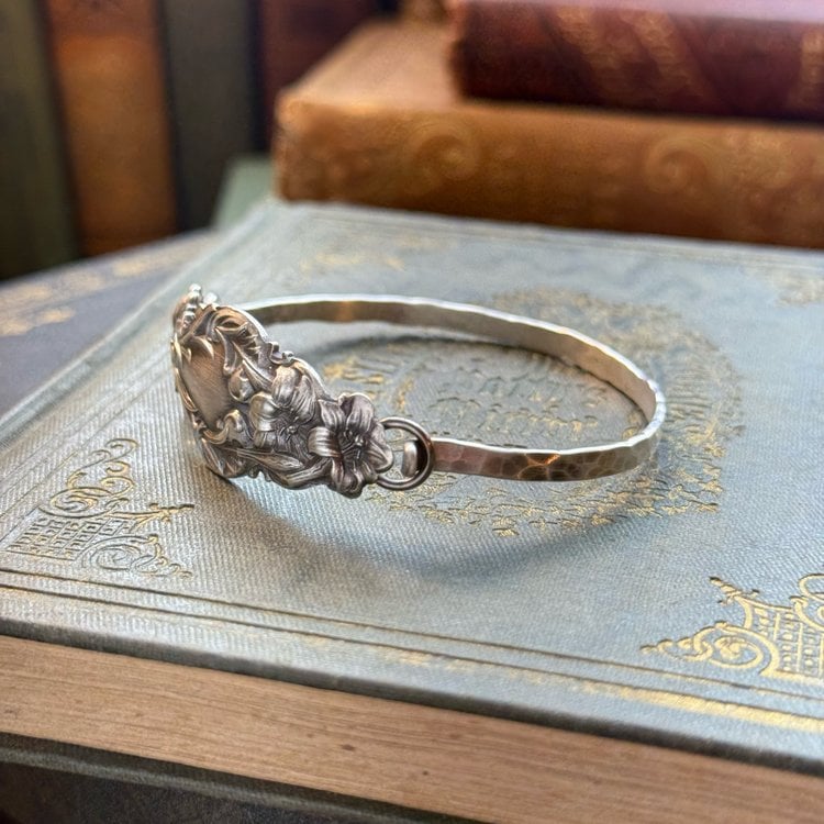 🔥LAST DAY 59% OFF✨Handcrafted Vintage Spoon Bracelet - Made With Authentic Vintage Tools