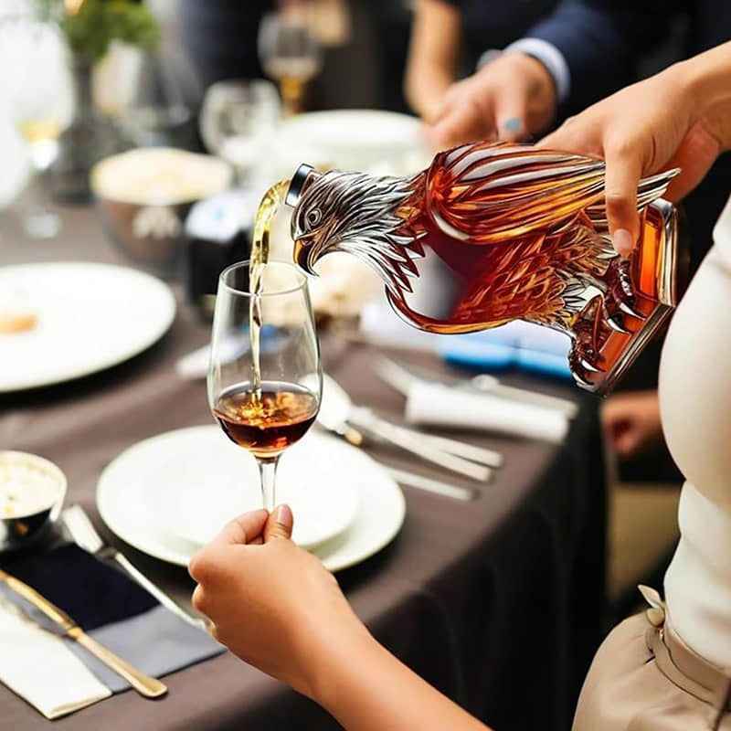 🦅Eagle Whiskey Bottle – A Masterpiece of Craftsmanship and Strength, Capturing the Spirit of Freedom in Every Detail
