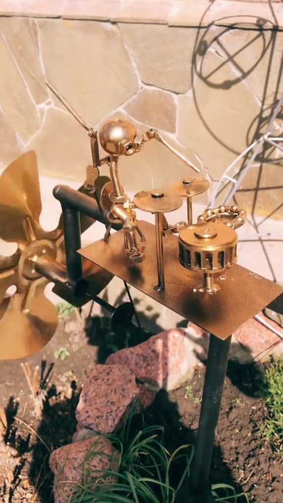 Handmade Metal Rock Band Windmill🎁(Includes a 70cm bracket)