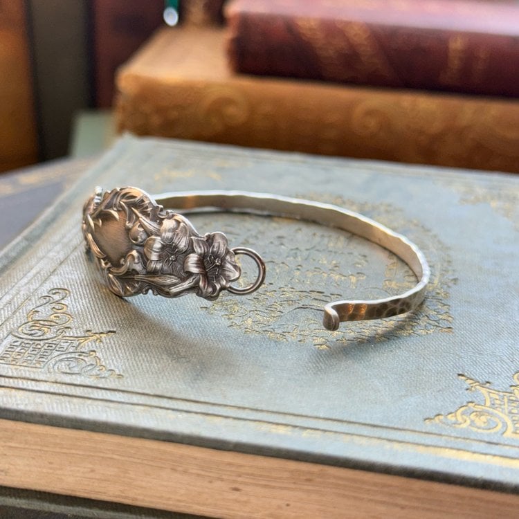 🔥LAST DAY 59% OFF✨Handcrafted Vintage Spoon Bracelet - Made With Authentic Vintage Tools