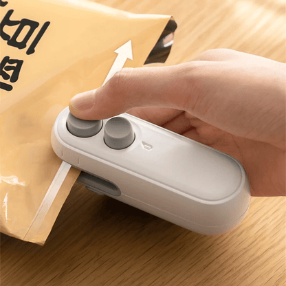 Small 2-in-1 Rechargeable Magnetic Snack Sealer