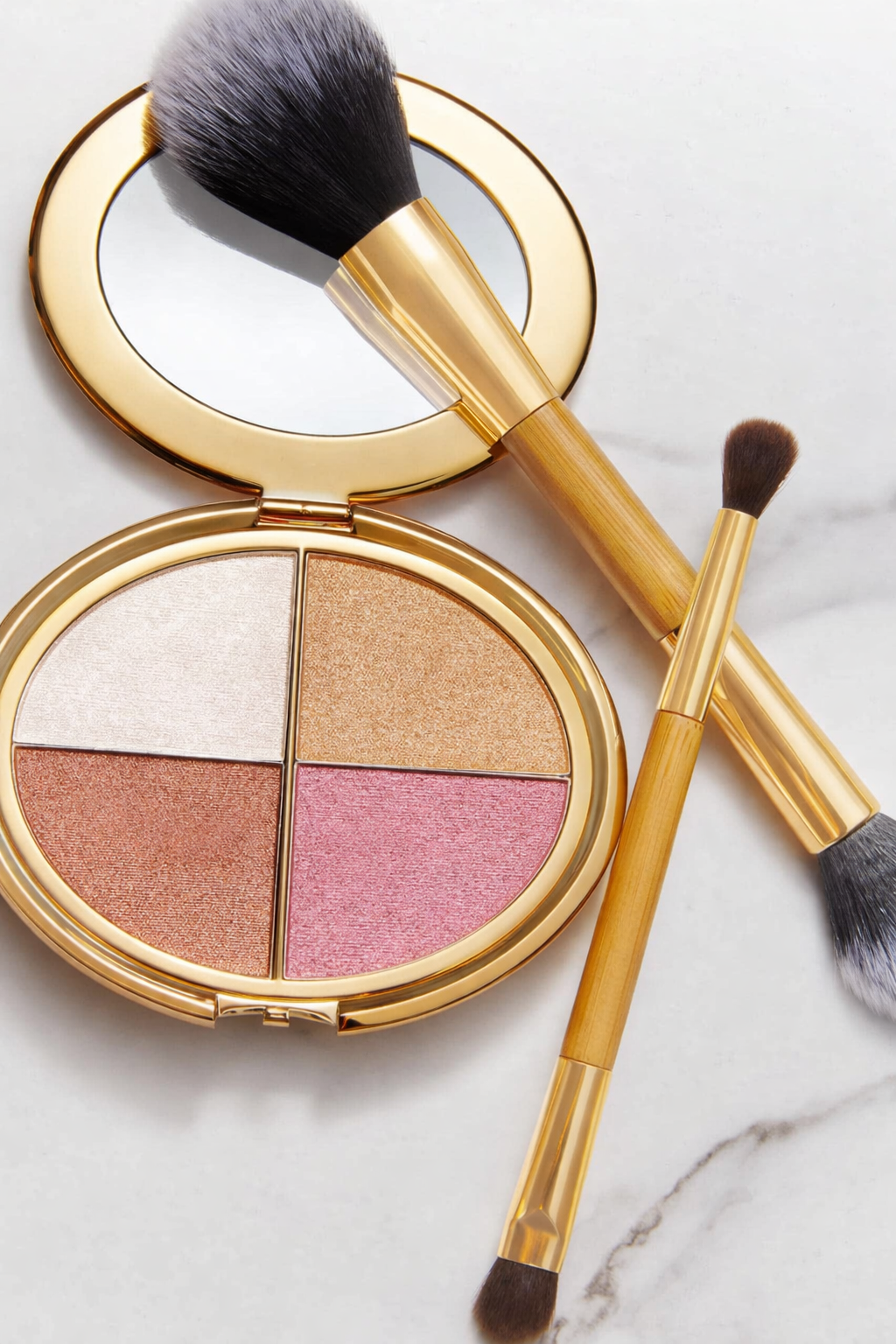 ✨ Last Day Buy 1 Get 1 Free ✨Glow Wardrobe Highlighting Eye & Cheek Palette
