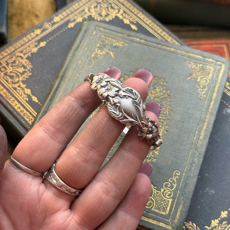 🔥LAST DAY 59% OFF✨Handcrafted Vintage Spoon Bracelet - Made With Authentic Vintage Tools